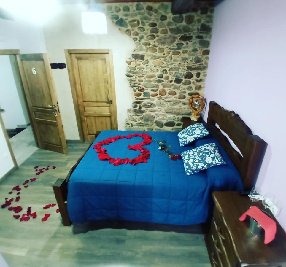 Hostal La Medina De Camponaraya Екстер'єр фото