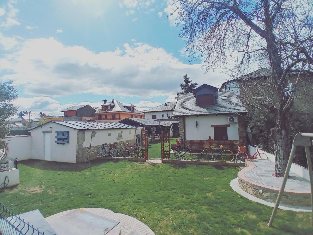 Hostal La Medina De Camponaraya Екстер'єр фото