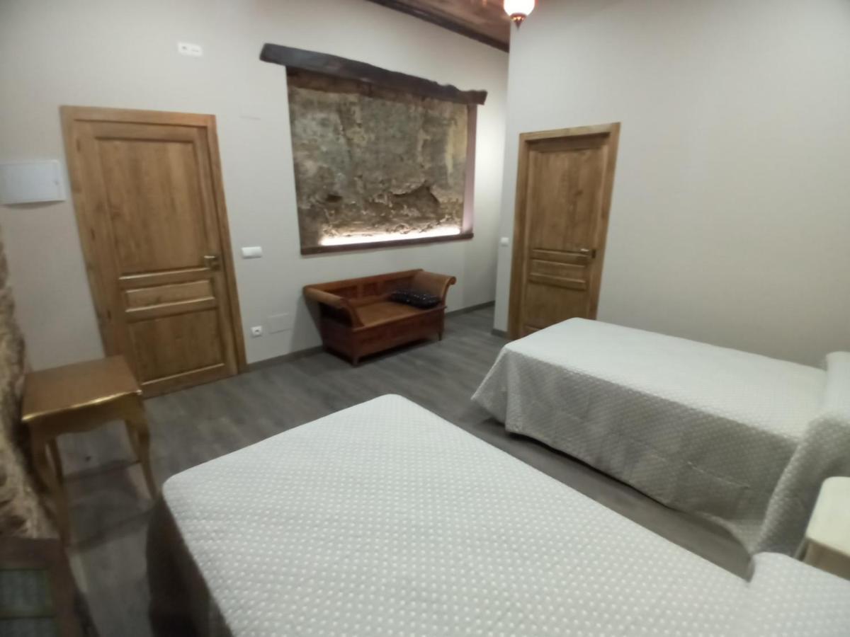 Hostal La Medina De Camponaraya Екстер'єр фото