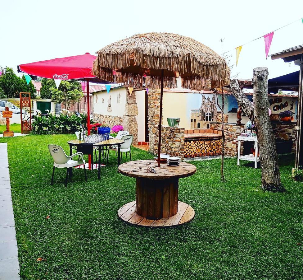 Hostal La Medina De Camponaraya Екстер'єр фото