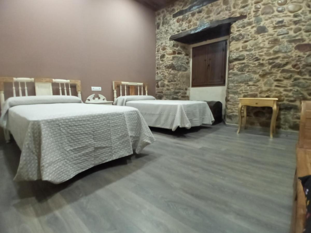 Hostal La Medina De Camponaraya Екстер'єр фото