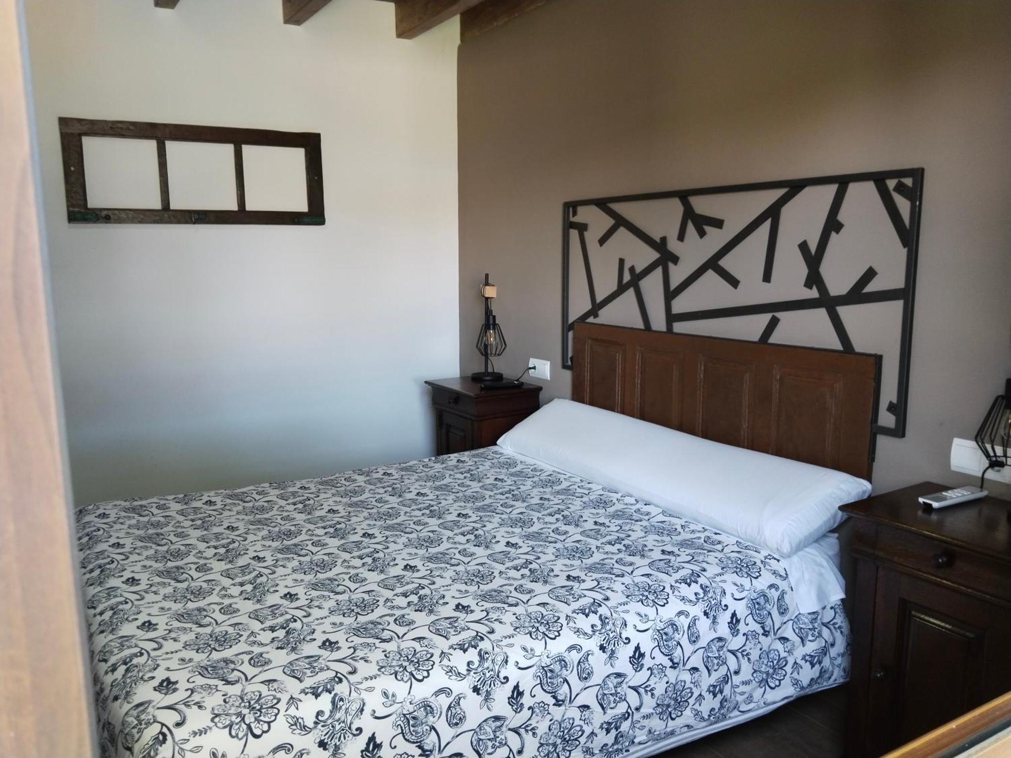 Hostal La Medina De Camponaraya Екстер'єр фото