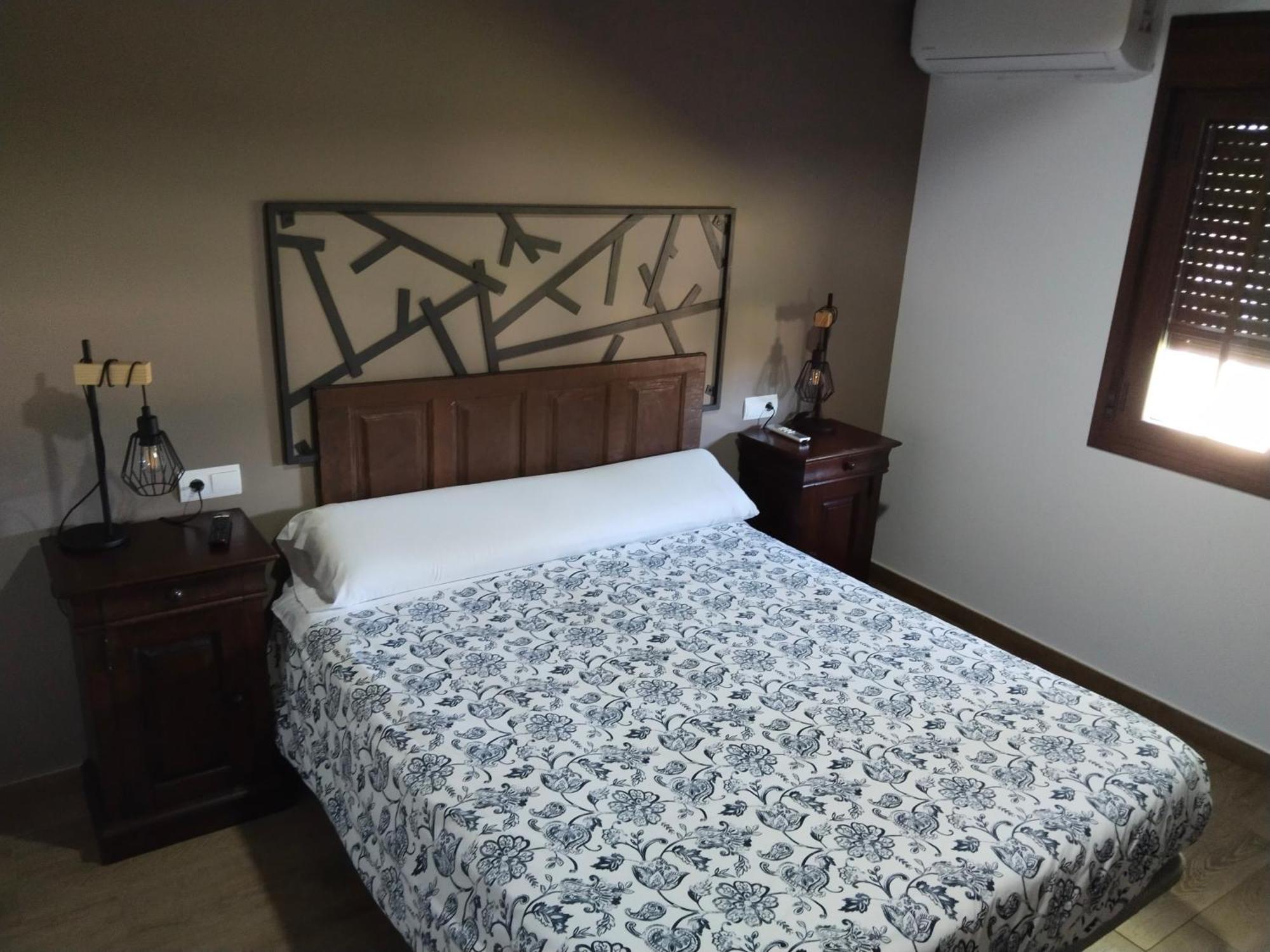 Hostal La Medina De Camponaraya Екстер'єр фото