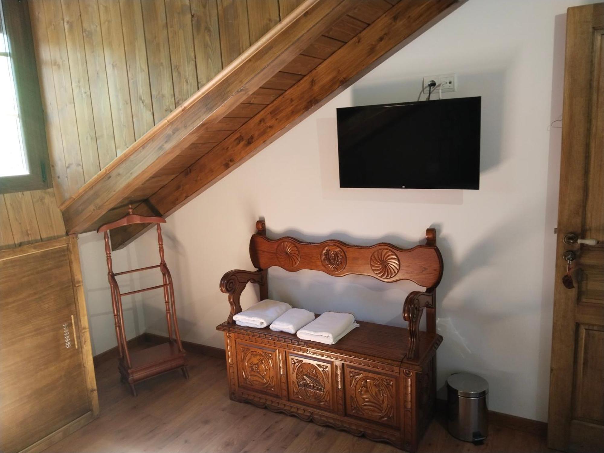 Hostal La Medina De Camponaraya Екстер'єр фото