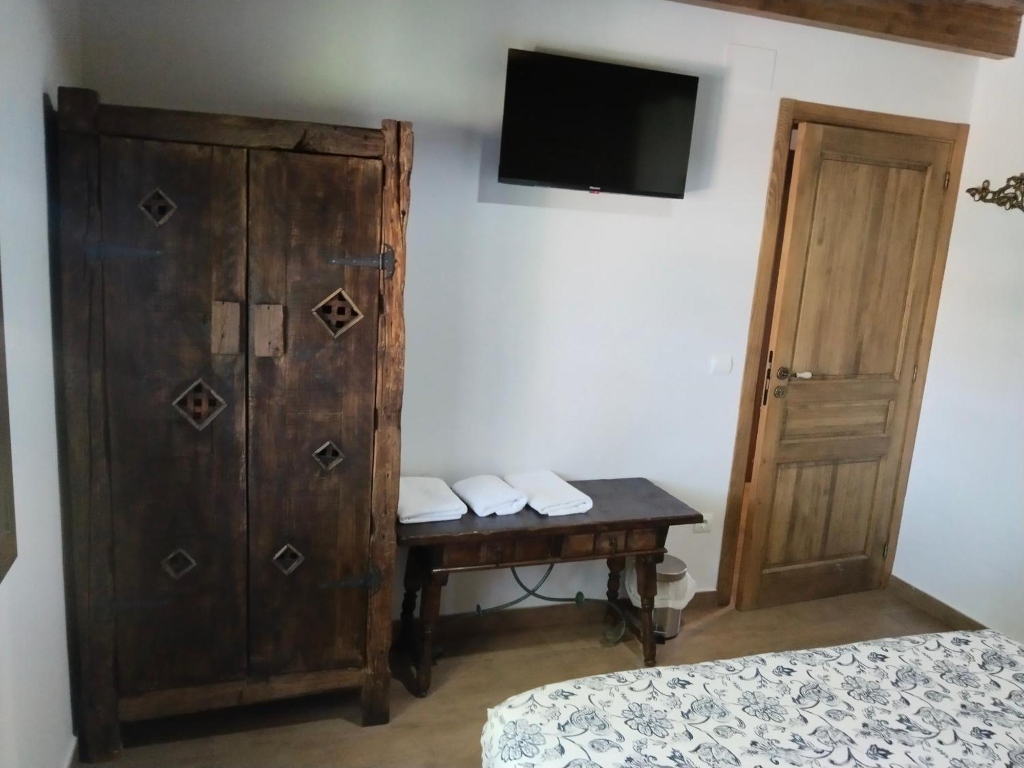 Hostal La Medina De Camponaraya Екстер'єр фото
